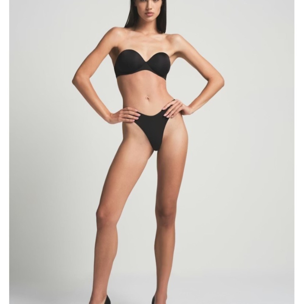 Skims Ultimate Push-Up Strapless Bra BA-BAN-9056 Onyx, 34DD - Picture 3 of 5
